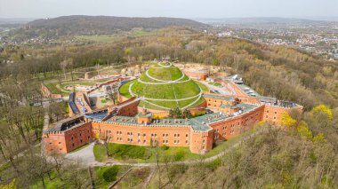 Polonya 'nın Krakow.IMAGE kentindeki Kosciuszko Tepesinin Panorama manzarası