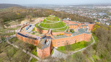 Polonya 'nın Krakow.IMAGE kentindeki Kosciuszko Tepesinin Panorama manzarası