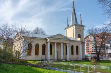 Polonya 'nın Kielce kentindeki modern kilise.