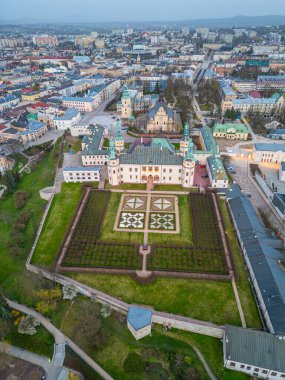 Krakow piskoposlarının sarayının günbatımı manzarası - Polonya Kielce 'deki Ulusal Müze