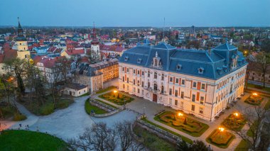 Pszczyna Kalesi 'nin Poland.IMAGE' deki günbatımı manzarası