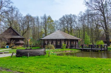 Pszczyna açık hava müzesindeki ahşap kulübeler. Poland.IMAGE