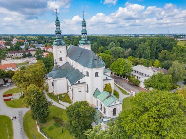 Kutsal Bakire Meryem 'in Varsayımı Katedrali ve Lowicz, Poland.IMAGE' de Aziz Nicholas.
