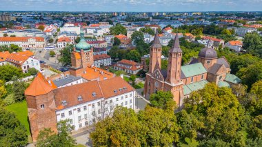 Plock, Poland.IMAGE 'deki katedralin panorama görüntüsü