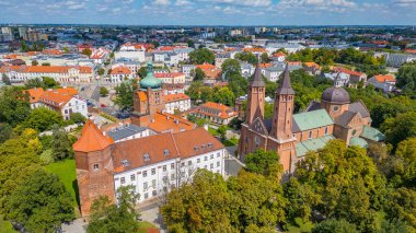 Plock, Poland.IMAGE 'deki katedralin panorama görüntüsü