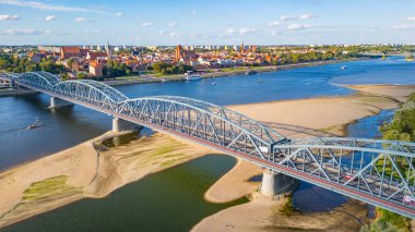Jozef Pilsudski Köprüsü ve Torun, Poland.IMAGE panoraması