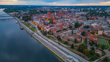 Poland.IMAGE 'de Torun' un günbatımı manzarası.