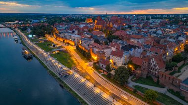 Poland.IMAGE 'de Torun' un günbatımı manzarası.