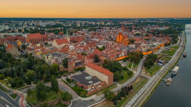 Poland.IMAGE 'de Torun' un günbatımı manzarası.