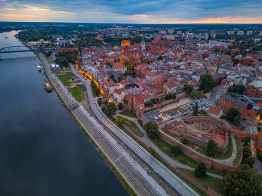 Poland.IMAGE 'de Torun' un günbatımı manzarası.