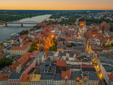 Poland.IMAGE 'de Torun' un günbatımı manzarası.