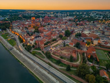Poland.IMAGE 'de Torun' un günbatımı manzarası.