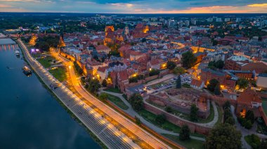 Poland.IMAGE 'de Torun' un günbatımı manzarası.