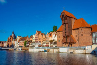 Gdansk, Poland.IMAGE rıhtımında tarihi vinç