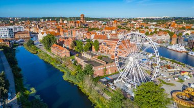 Dönme dolabın arkasındaki Gdansk Panoraması, Poland.IMAGE