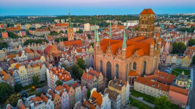 Gdansk, Poland.IMAGE şehir merkezinin gündoğumu hava görüntüsü