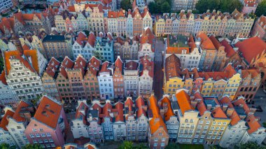 Gdansk, Poland.IMAGE 'deki renkli evlerin panorama manzarası