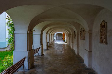 Çek Cumhuriyeti 'nin Tabor kenti yakınlarındaki Klokoty Katolik Kilisesi.