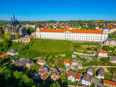 Çek Cumhuriyeti Kutna Hora 'da Cizvit Koleji ve Saint Barbara Katedrali manzarası.