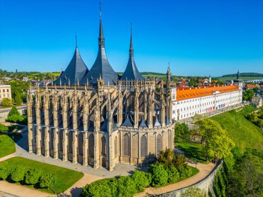 Çek Cumhuriyeti Kutna Hora 'da Cizvit Koleji ve Saint Barbara Katedrali manzarası.