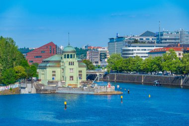 Stvanice, Prag 'daki hidroelektrik santrali, Çek Cumhuriyeti. IMAGE