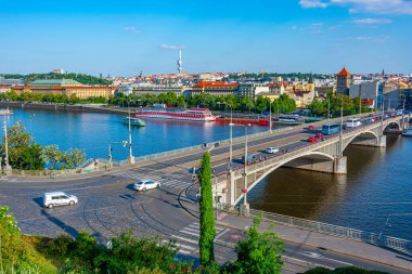 Cechuv köprüsü Prag, Çek Cumhuriyeti 'nde Vltava nehri üzerinde.
