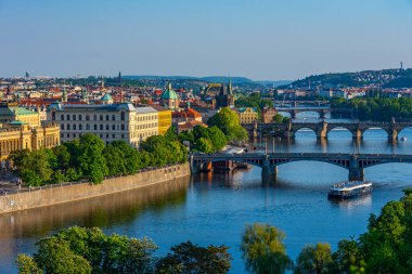 Vltava nehri Çek Cumhuriyeti 'nin Prag kentinde Letna' dan izlendi.