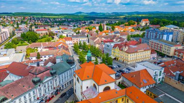 Çek Cumhuriyeti 'nin Benesov u Prahy şehir merkezinin panorama manzarası.
