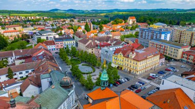 Çek Cumhuriyeti 'nin Benesov u Prahy şehir merkezinin panorama manzarası.