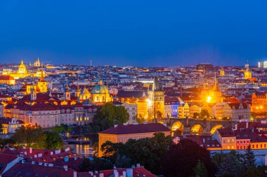 Prag 'a Opysi bakış açısından gün batımı, Çek Cumhuriyeti. IMAGE
