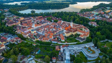 Çek Cumhuriyeti Trebon 'un günbatımı manzarası.