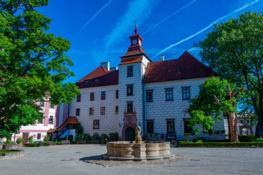 Çek Cumhuriyeti Trebon Şatosu 'nda güneşli bir gün.