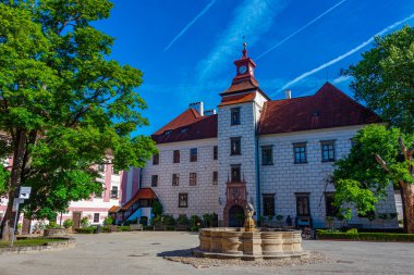Çek Cumhuriyeti Trebon Şatosu 'nda güneşli bir gün.