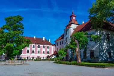 Çek Cumhuriyeti Trebon Şatosu 'nda güneşli bir gün.
