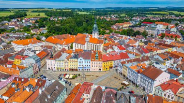 Çek kenti Jindrichuv Hradec.IMAGE 'deki Namesti Miru Meydanı manzarası
