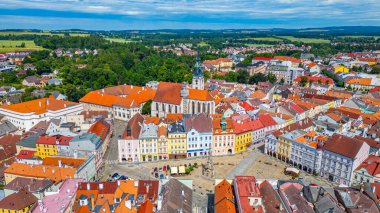 Çek kenti Jindrichuv Hradec.IMAGE 'deki Namesti Miru Meydanı manzarası