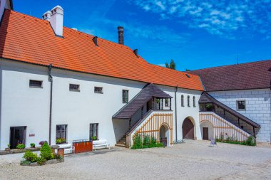 Çek Cumhuriyeti Jindrichuv Hradec 'teki şatonun avlusu.
