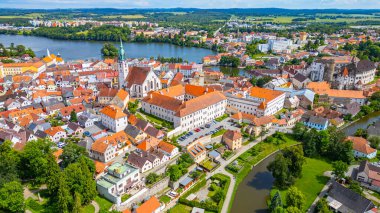 Çek Cumhuriyeti 'nde Jindrichuv Hradec şehrinin manzarası.