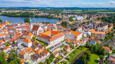 Çek Cumhuriyeti 'nde Jindrichuv Hradec şehrinin manzarası.