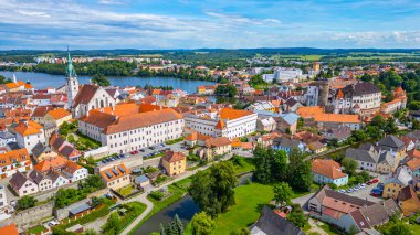 Çek Cumhuriyeti 'nde Jindrichuv Hradec şehrinin manzarası.