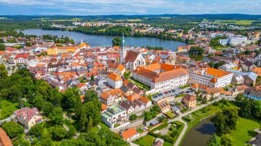 Çek Cumhuriyeti 'nde Jindrichuv Hradec şehrinin manzarası.