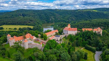 Çek Cumhuriyeti 'ndeki Veveri kalesinin Panorama manzarası.