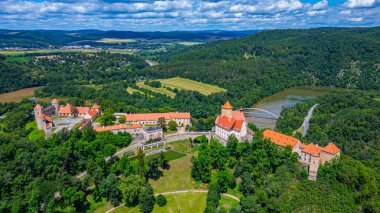 Çek Cumhuriyeti 'ndeki Veveri kalesinin Panorama manzarası.