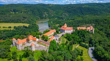 Çek Cumhuriyeti 'ndeki Veveri kalesinin Panorama manzarası.