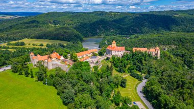 Çek Cumhuriyeti 'ndeki Veveri kalesinin Panorama manzarası.
