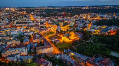 Çek Cumhuriyeti, Brno 'nun yerleşim bölgesinin günbatımı manzarası.