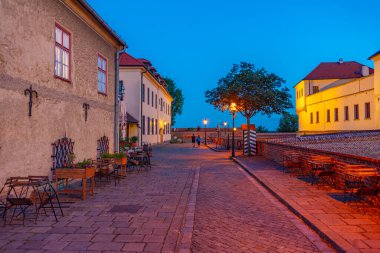 Çek Cumhuriyeti 'nin Brno kentindeki Spilberk kalesinin günbatımı manzarası.