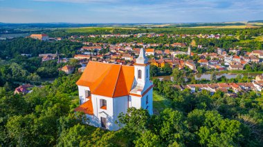 Çek Cumhuriyeti 'nde Dolni Kounice' a bakan Aziz Anthony Şapeli.