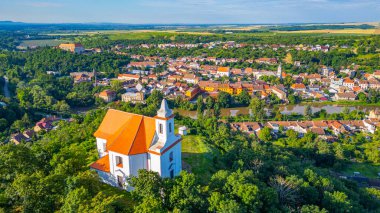 Çek Cumhuriyeti 'nde Dolni Kounice' a bakan Aziz Anthony Şapeli.