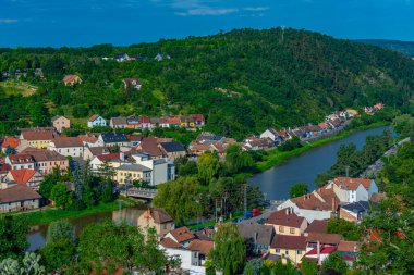 Çek Cumhuriyeti 'ndeki Dolni kounice kasabasının panorama manzarası.